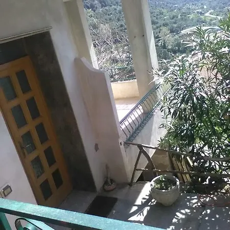 Lejlighed Casa Sacu, Tra Mare E Montagna